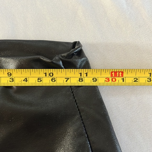 Faux leather leggings - Picture 5 of 6